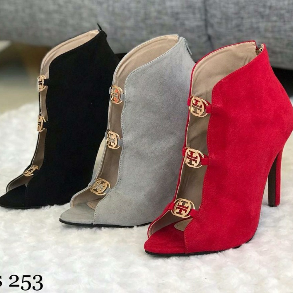 Women's shoes